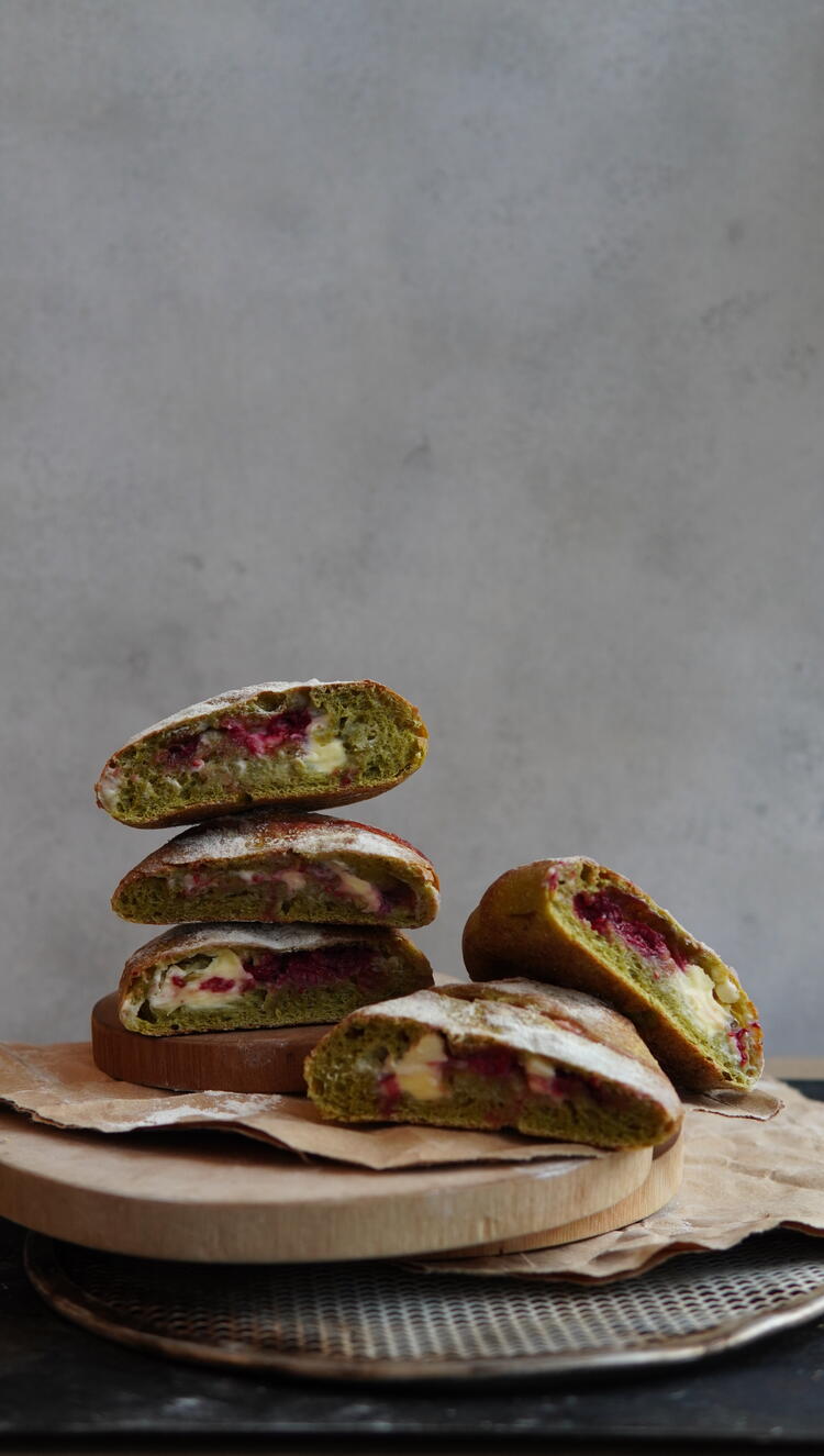 今までの技術を活かして多彩なパンを制作◎