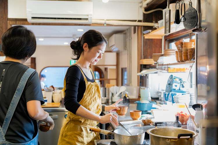 稲村ケ崎海岸が近く、観光客に人気♪