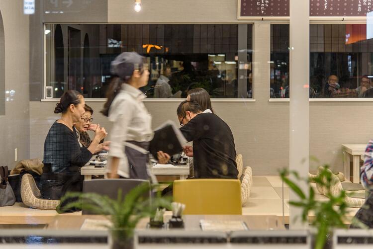 和風の大きな暖簾が目印です◎