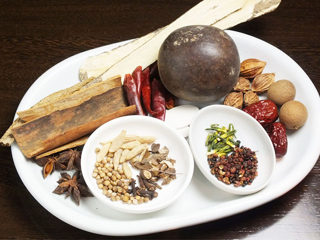 生薬やスパイスの専門知識が身につきます