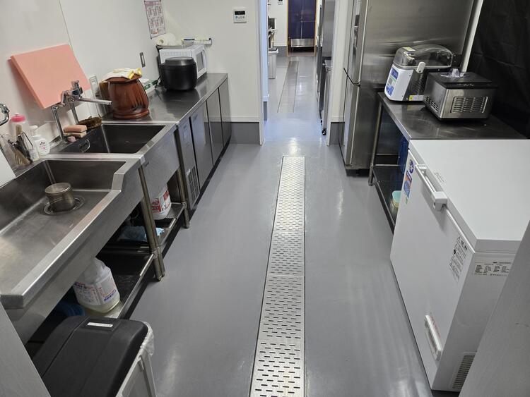 店内の厨房は全部で3箇所