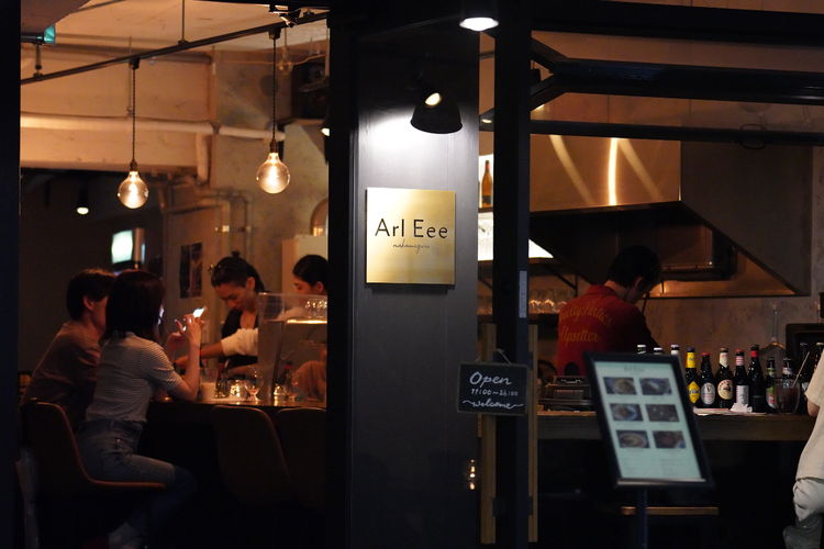 開放感のあるお店で、あなただけの接客を！