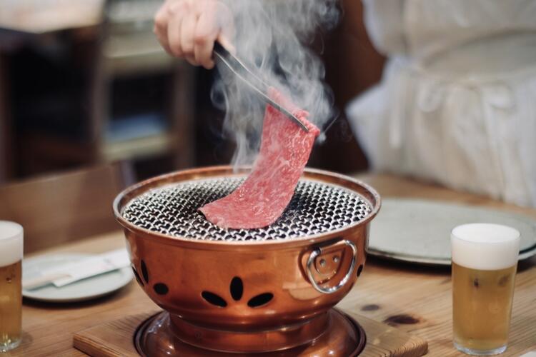 焼き師が焼く、フルアテンド型の焼肉店★