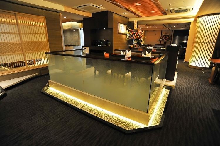 店内は銀座らしく高級感あふれる雰囲気