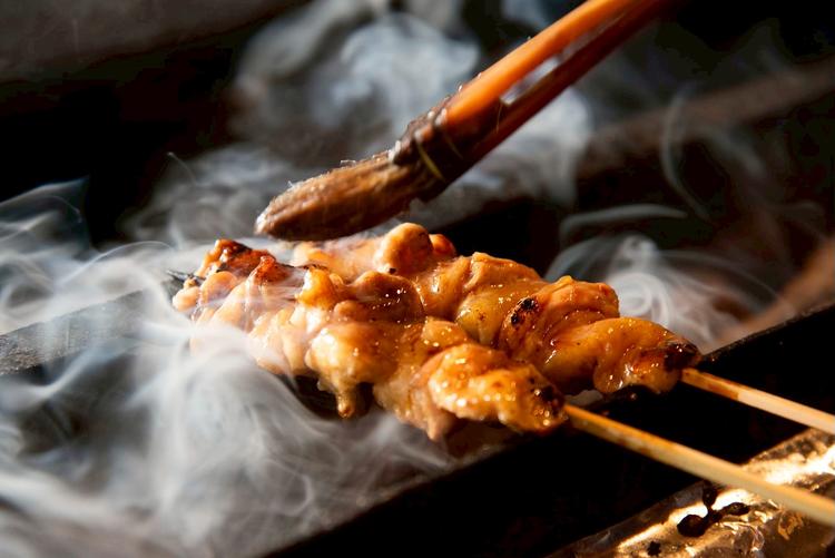 炭火焼鳥という“武器”を持つ。