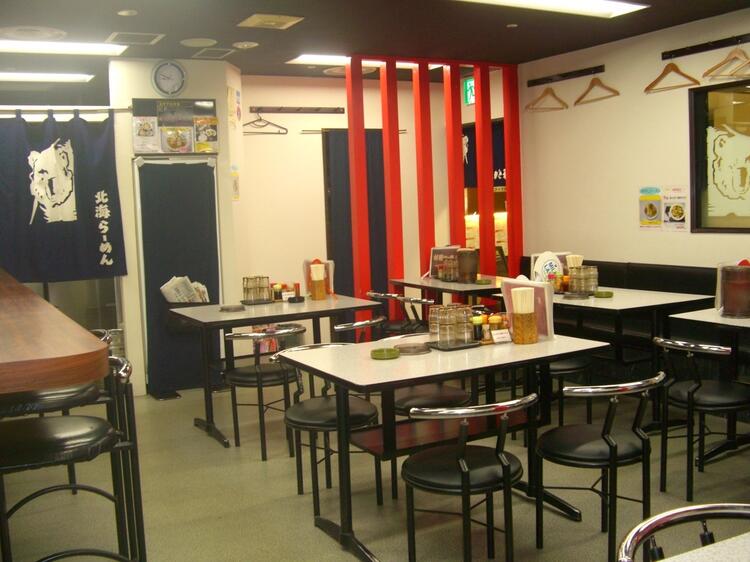 ランチはサラリーマンやOLで賑わうお店