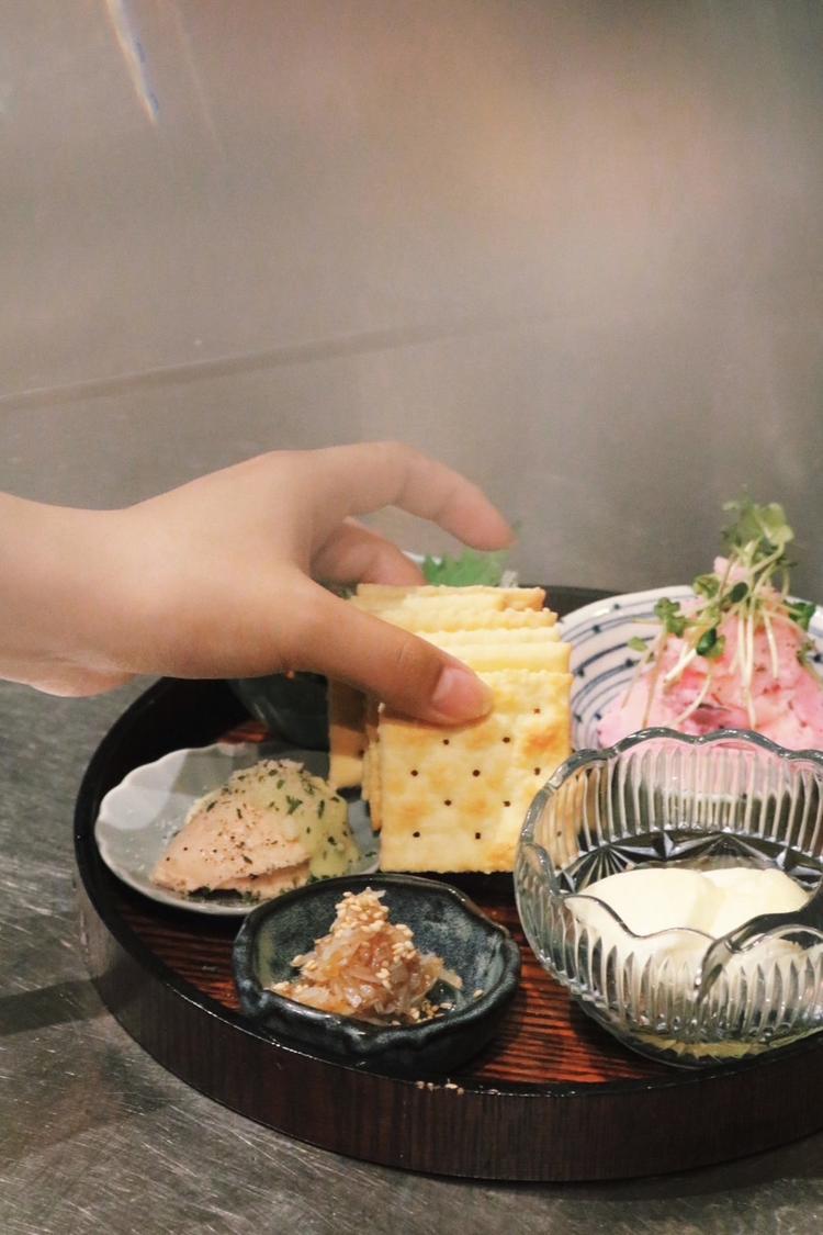 夜メニュー「前菜の盛り合わせ」です