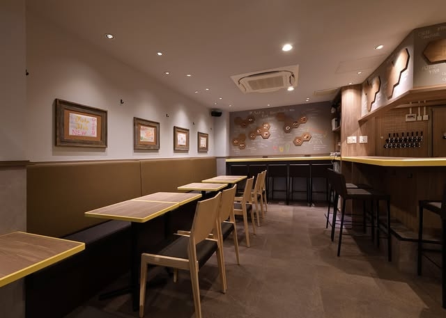 カウンター・テーブル合わせて28席♪