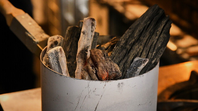 紀州備長炭で焼く《もつ焼き》が自慢◎