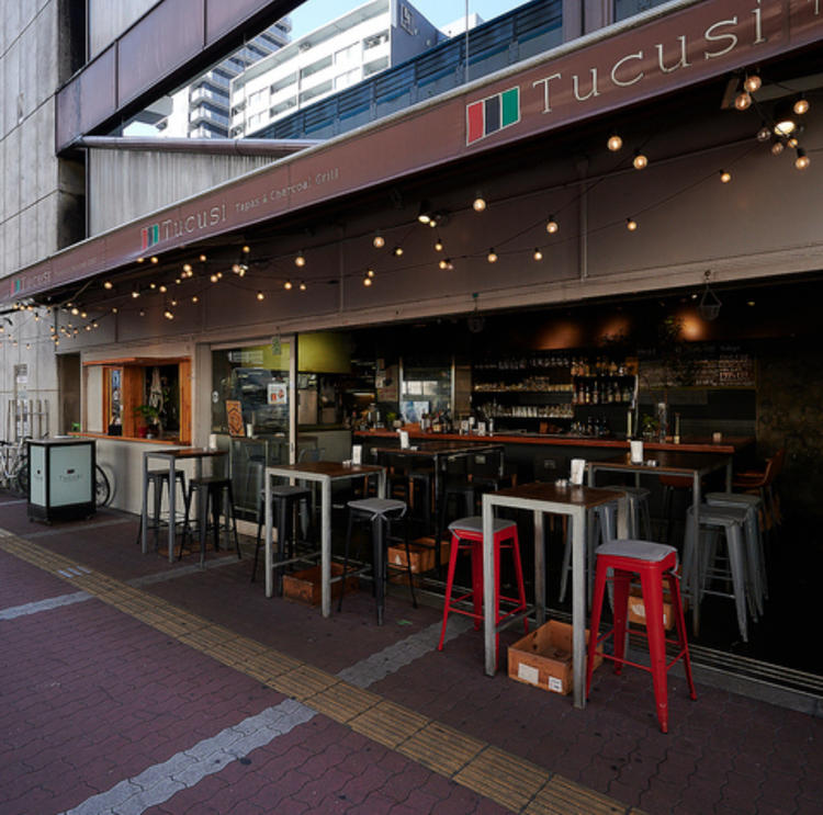 街とつながるオープン空間。