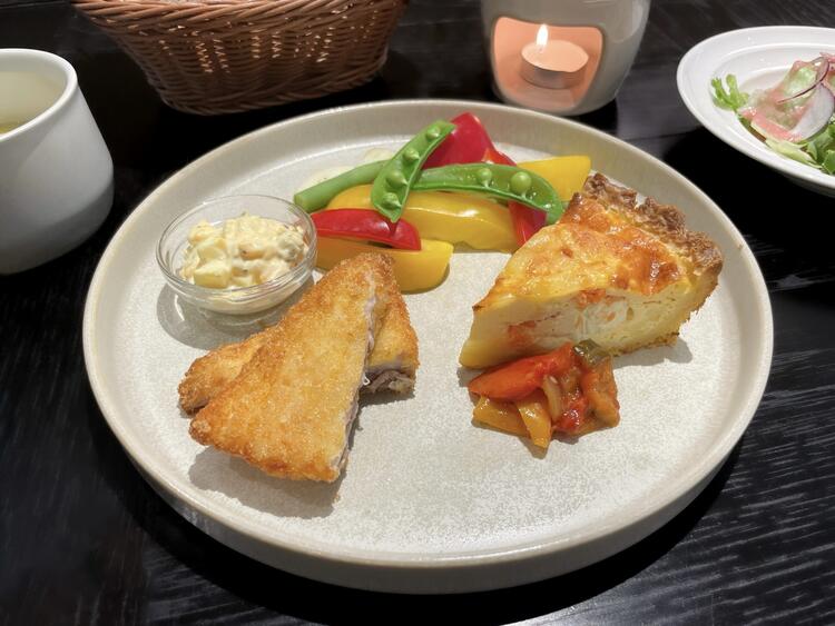 閑静なエリアにOPEN※写真は既存店