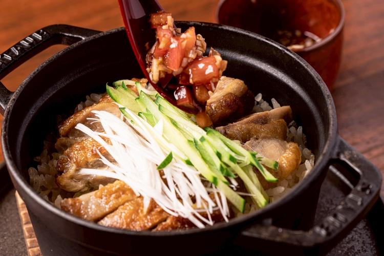 旬の食材を使い、目でも楽しめる料理