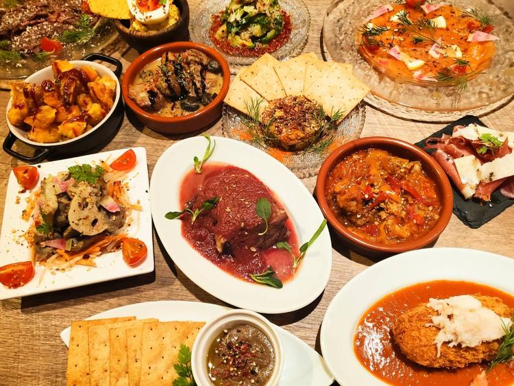 ここでしか出せない、大人が集うテーブル