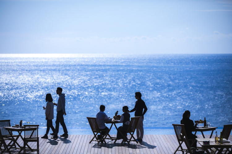 太平洋を望むインフィニティデッキ