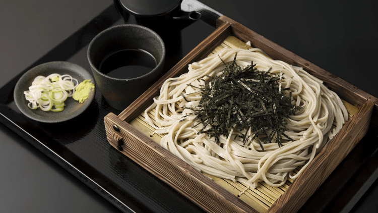 石臼で蕎麦粉をひくところから店内で◎