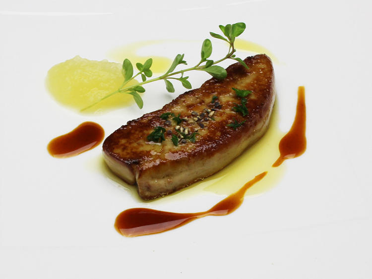 フォアグラトリュフ等高級食材を提供します