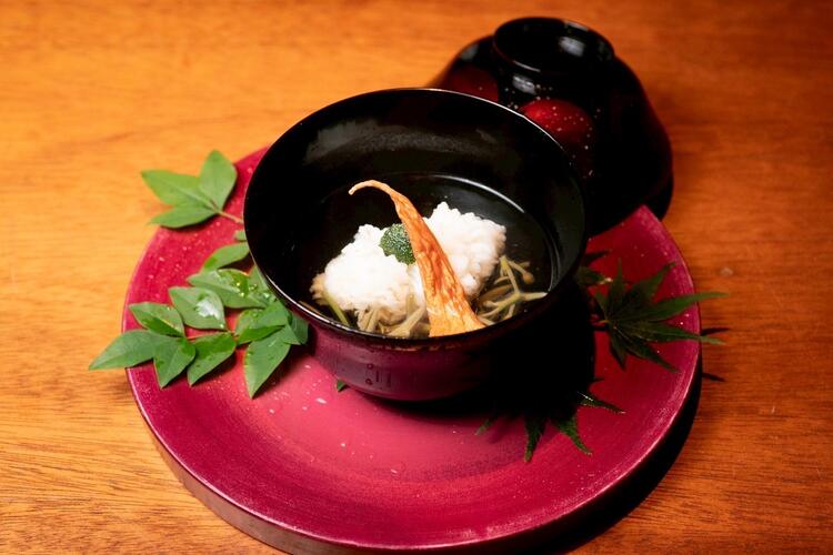 職人の繊細な技を一から学べます