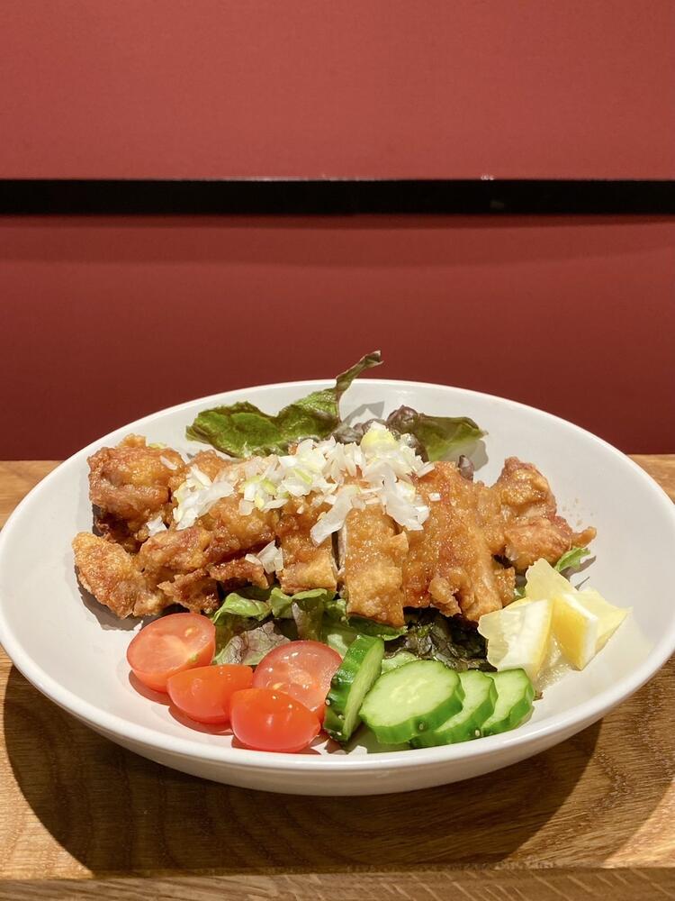 幅広い世代に人気の油淋鶏