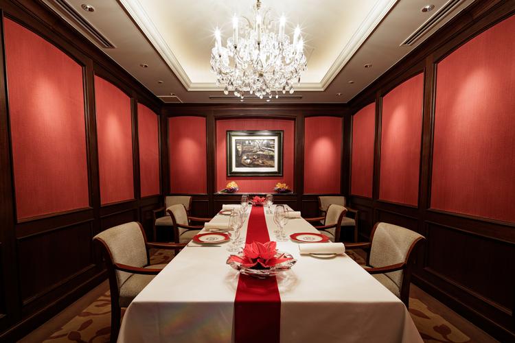 伝統的でクラシックな店内