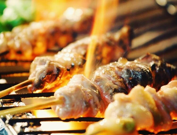 備長炭で焼き上げる串焼き