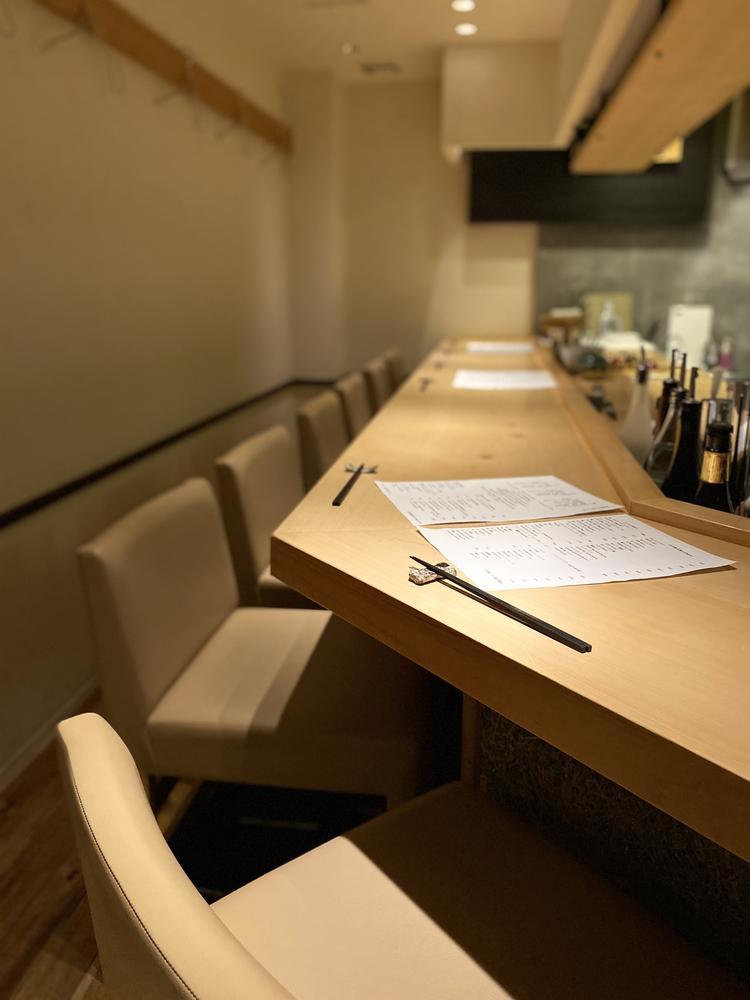 フルオープンのカウンター