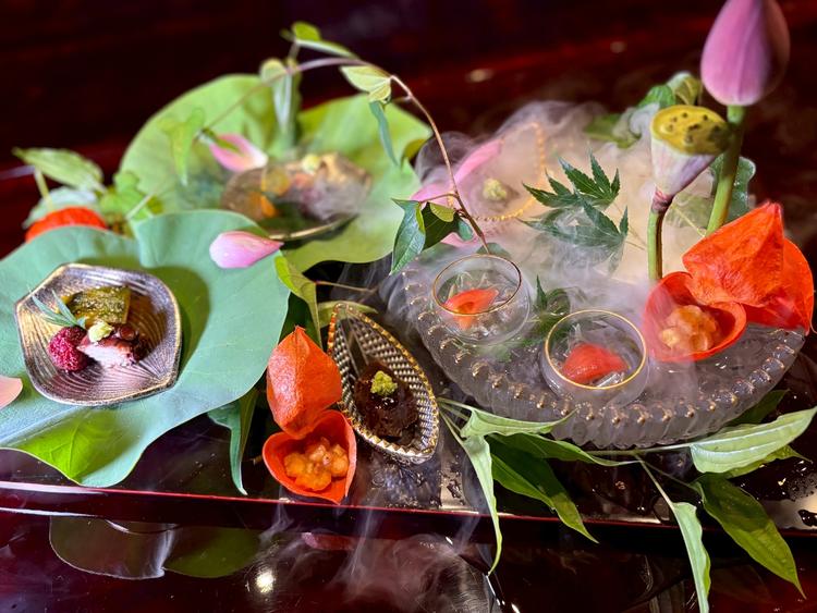 国宝のお茶室の写しを完備した6名様用部屋