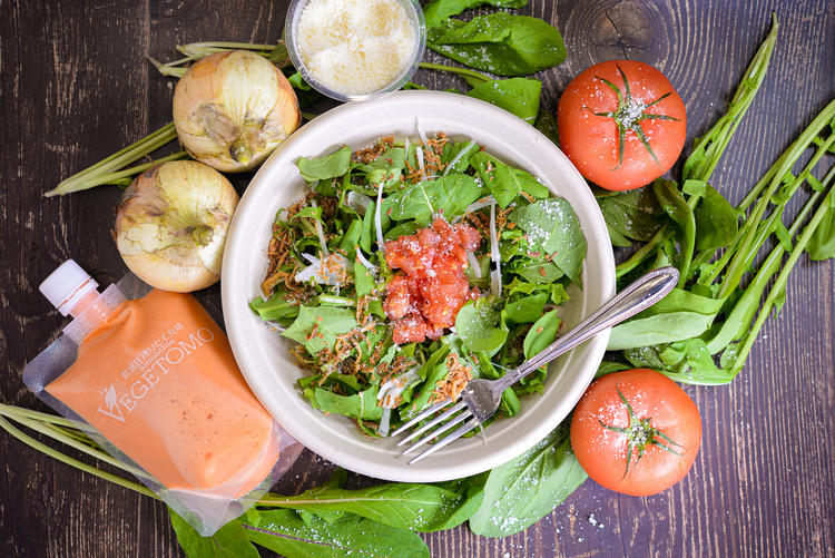 契約農家から産地直送のルッコラを使用