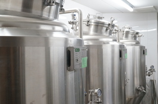 ビールは自家醸造！希望者は一緒に醸造！