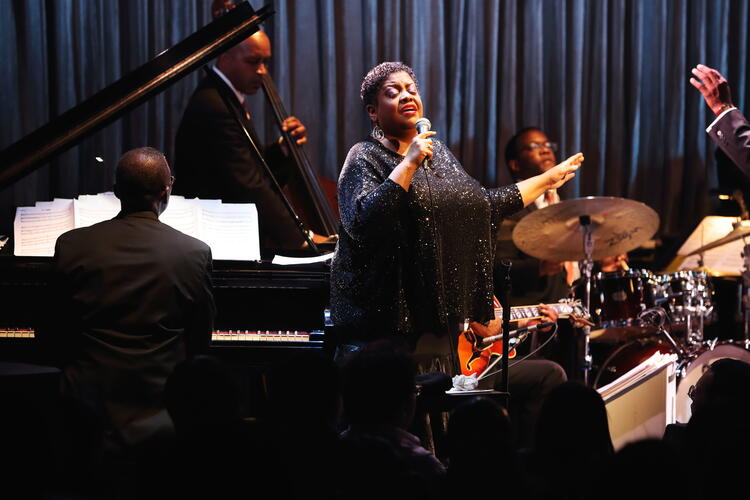 グラミー受賞アーティストのライブも！