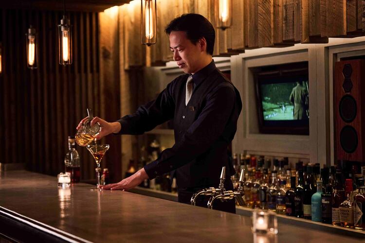 公演ごとに合わせたカクテルを創作