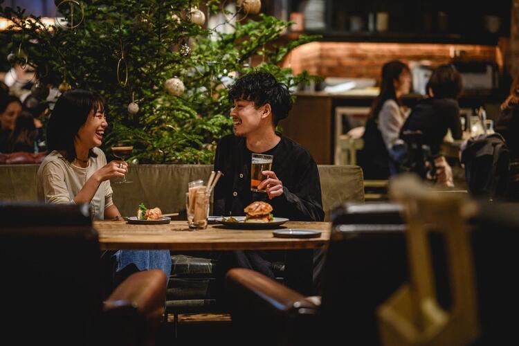 落ち着いた雰囲気の店内です◎