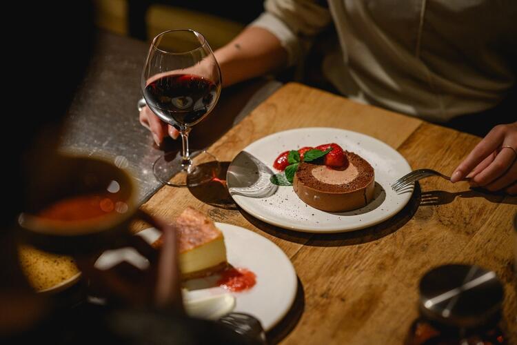 ホールスタッフを積極採用中★