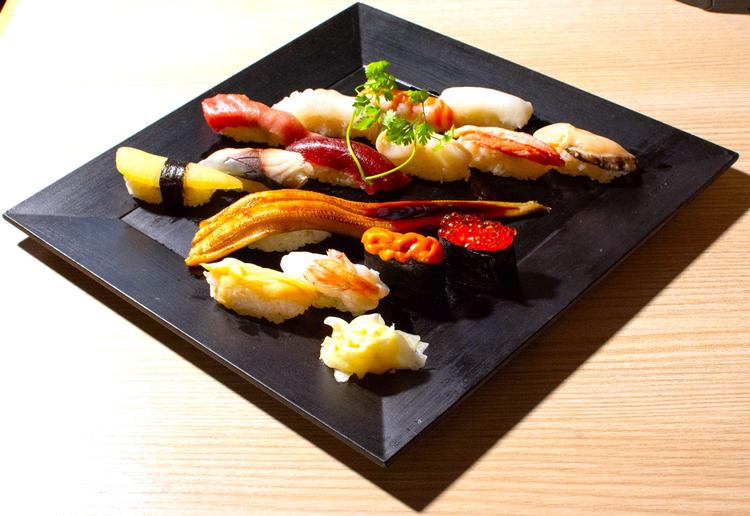 美味しいお料理とお酒を楽しんでいただく！