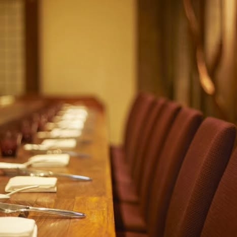 サービススタッフ積極採用中★