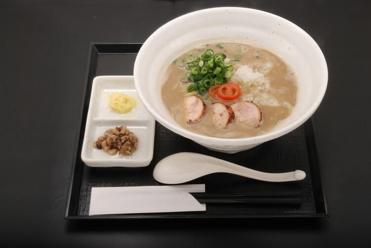 鶏にこだわった鶏煮干しラーメン専門店