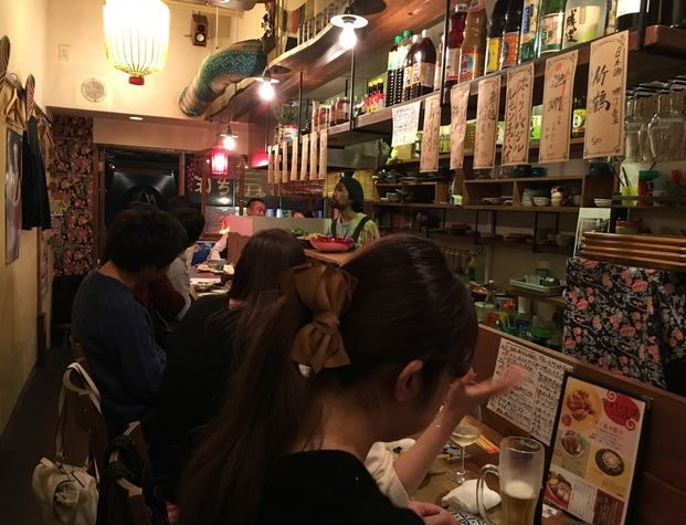 お客様の距離も近い当店♪