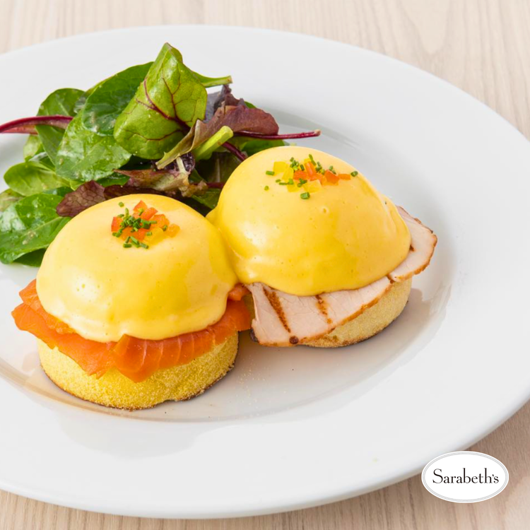 本場のエッグベネディクトを手掛けます☆