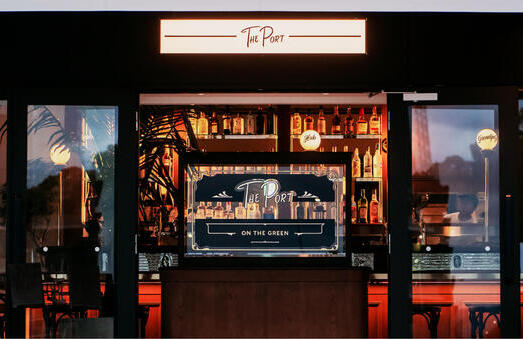 『なノにわ』で存在感を放つダイニング