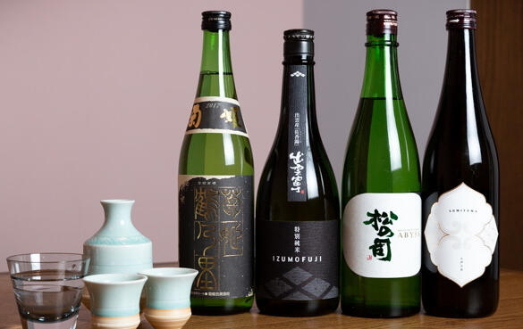 器や酒器にもこだわります！