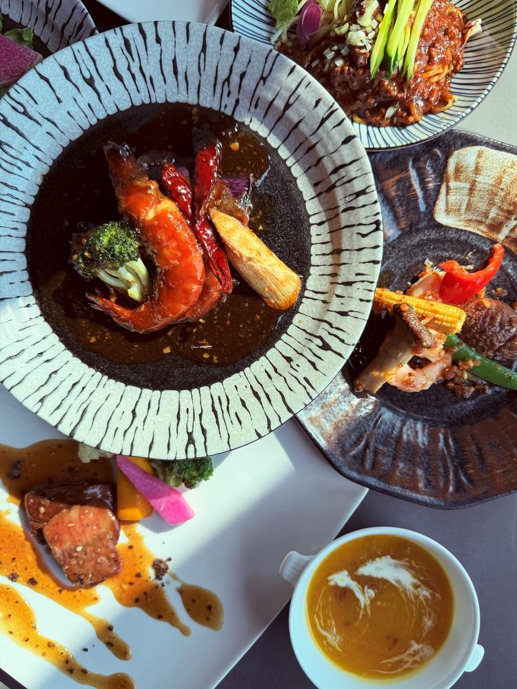 コースからアラカルトまで幅広く学べます◎