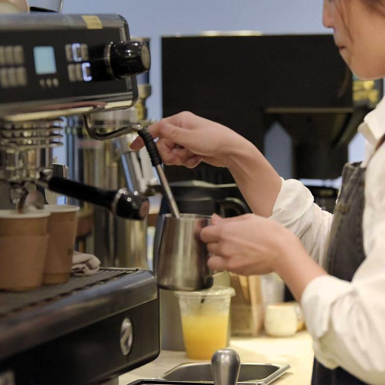 バリスタ経験やカクテルメイクも