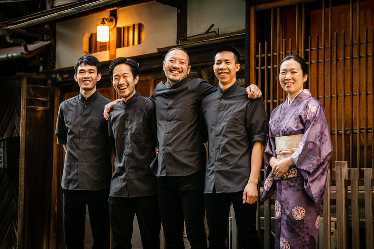 新富町駅より徒歩3分！