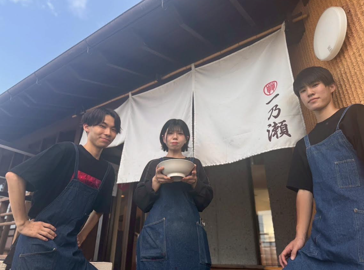 ホール、キッチンどちらもお願いします◎