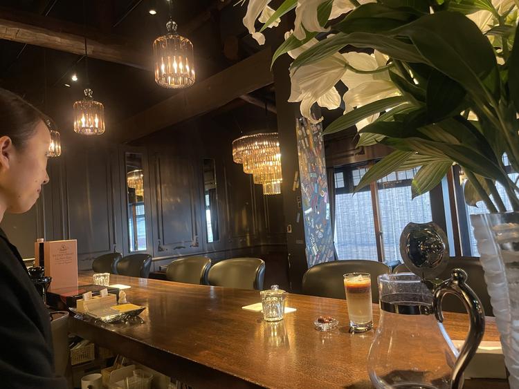 昼過ぎからゆったりとお過ごしいただく店