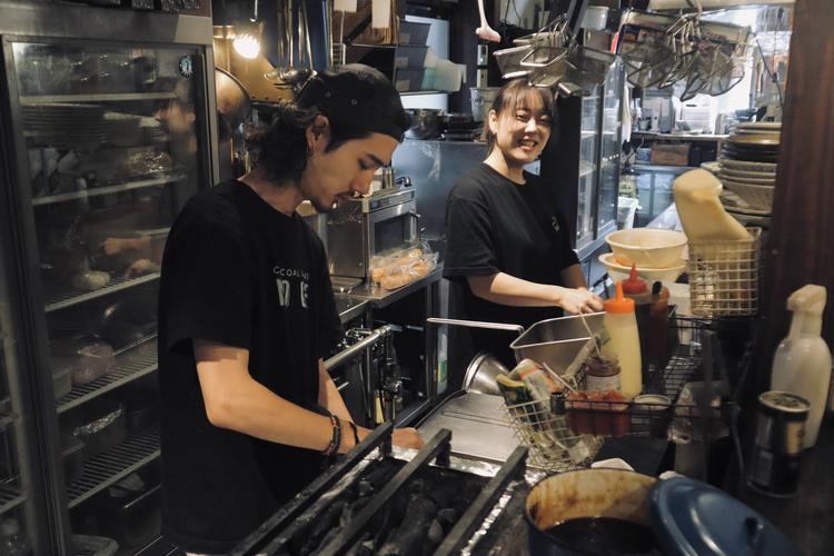 キッチン、サービス、ドリンクなんでもOK