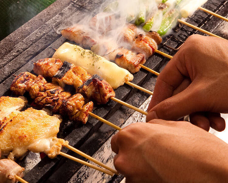 赤坂見附駅すぐ！人気の焼鳥屋さん♪