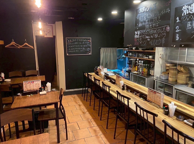 カウンター席がメインのつくりです！