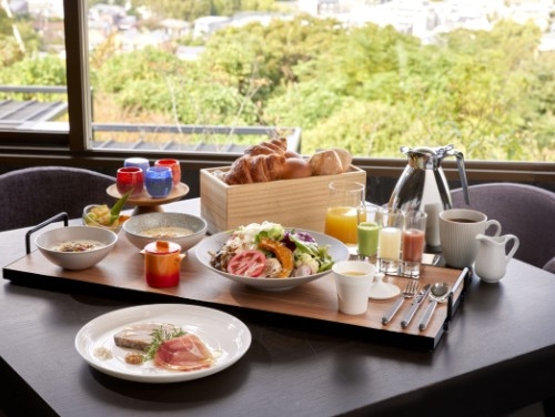 朝食はプレート料理です（写真はイメージ）