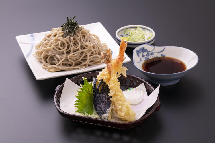 幅広い年代のお客様に人気のお店です◎