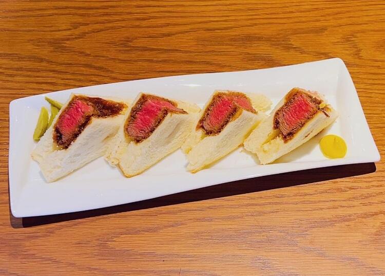 ハイボールとの相性◎ビーフカツサンド！